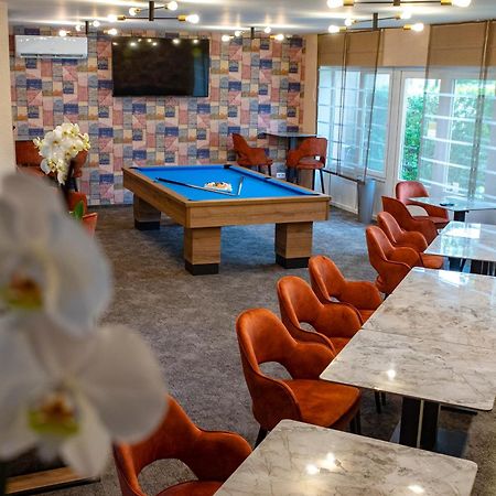 Orchidea Hotel Lipót מראה חיצוני תמונה
